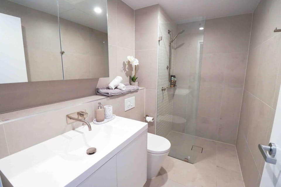 Shower, Bathroom, towels