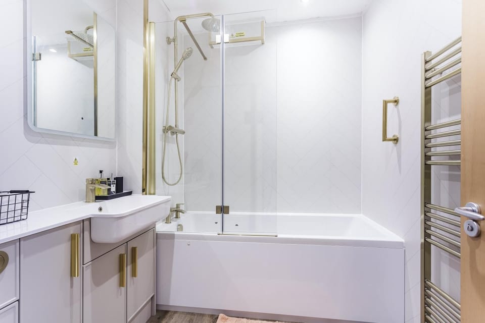 Shower, Bathroom, Bath, towels