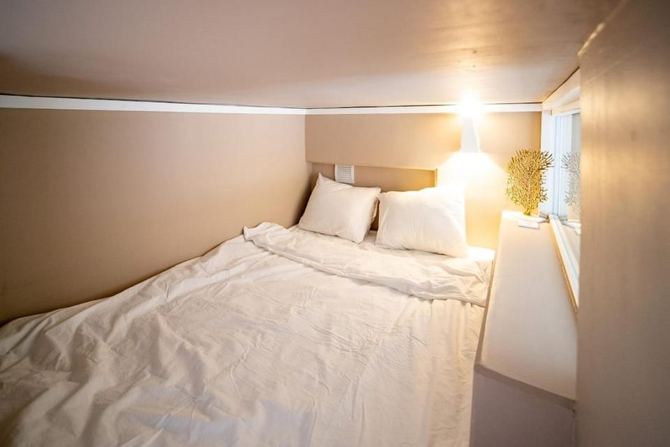 Cozy Loft Close to the City Center Apartment in Tallinn