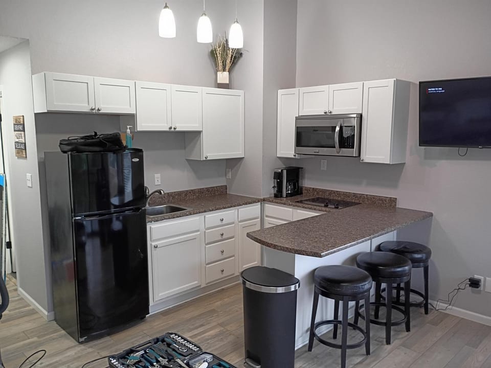 H Lake Front!, Remolded, Boat Slip, Patio Views, Pool, Perfect Location! Apartment in Osage Beach