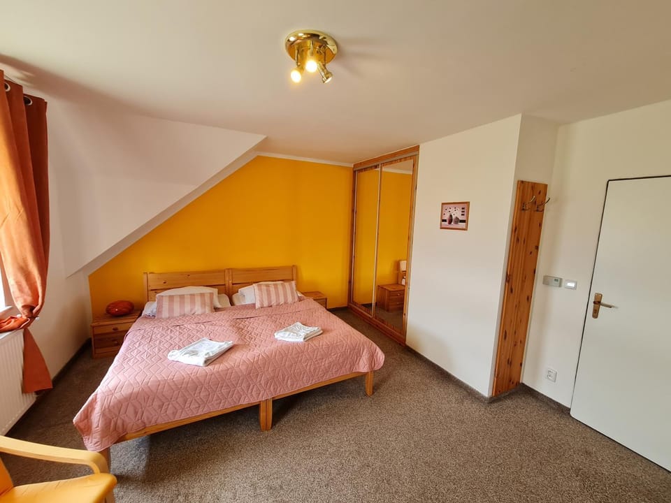 Bed, Photo of the whole room, Bedroom, wardrobe