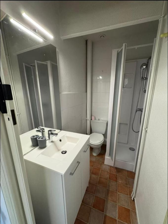 Shower, Bathroom