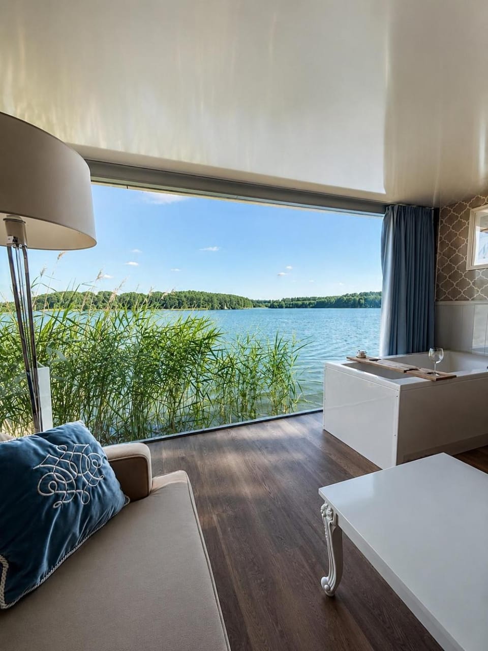 HT House Boat Mazury - dom na wodzie Villa in Poland