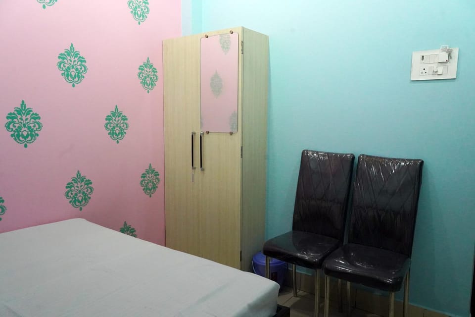 Bedroom, wardrobe