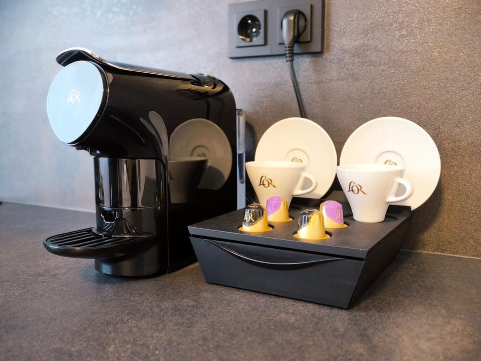 Coffee/tea facilities, Kitchen or kitchenette