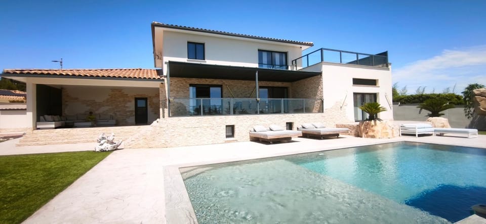 Magnifique propriété climatisée à 10 min d'Uzès Villa in Provence
