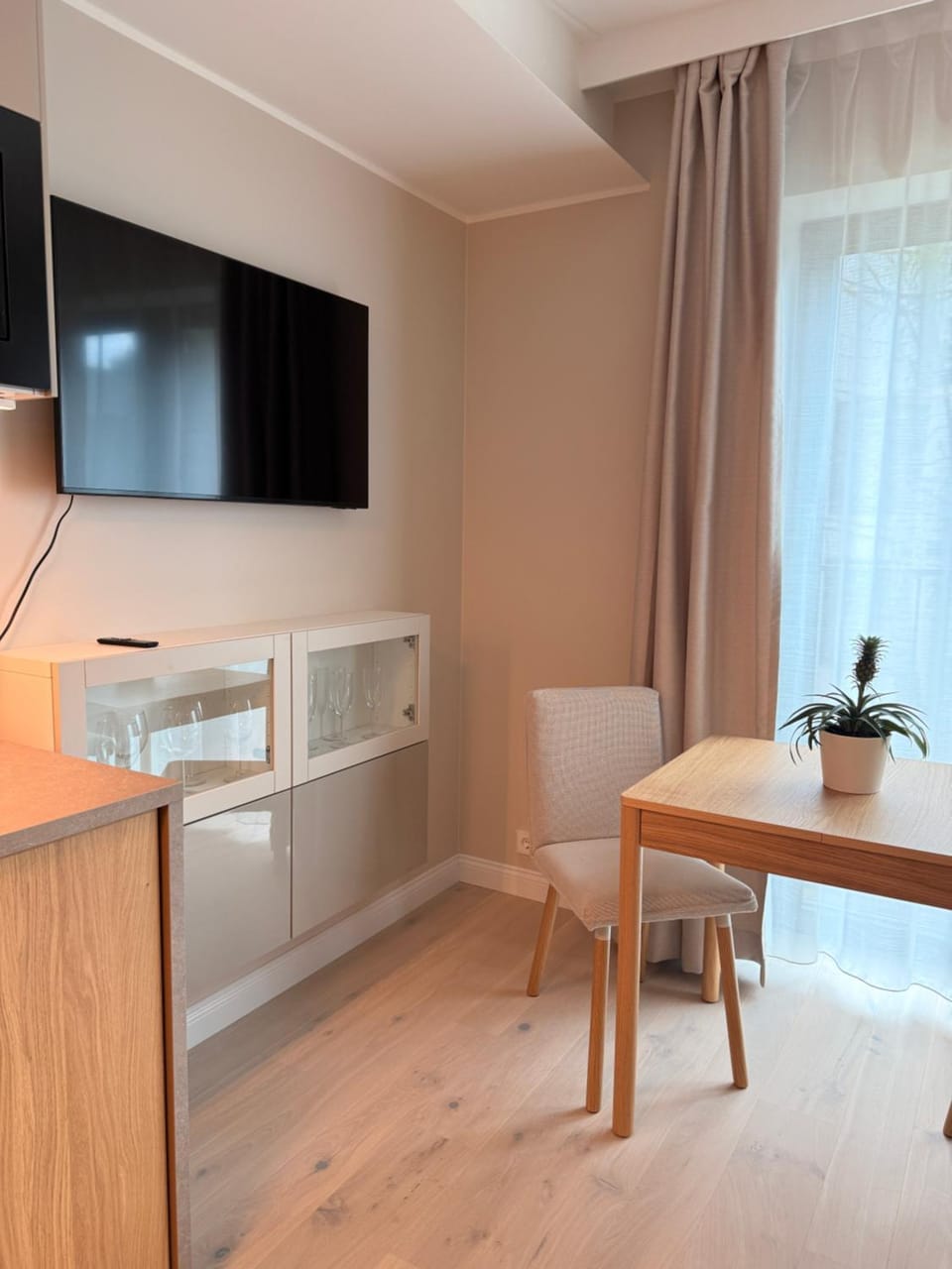 Cozy Studio by Kadriorg Park & Song Grounds Apartment in Tallinn