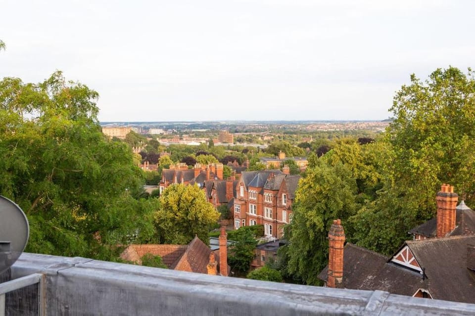 Arcadia Penthouse, Castle Views, City Centre, Sleeps 8 Apartment in Nottingham