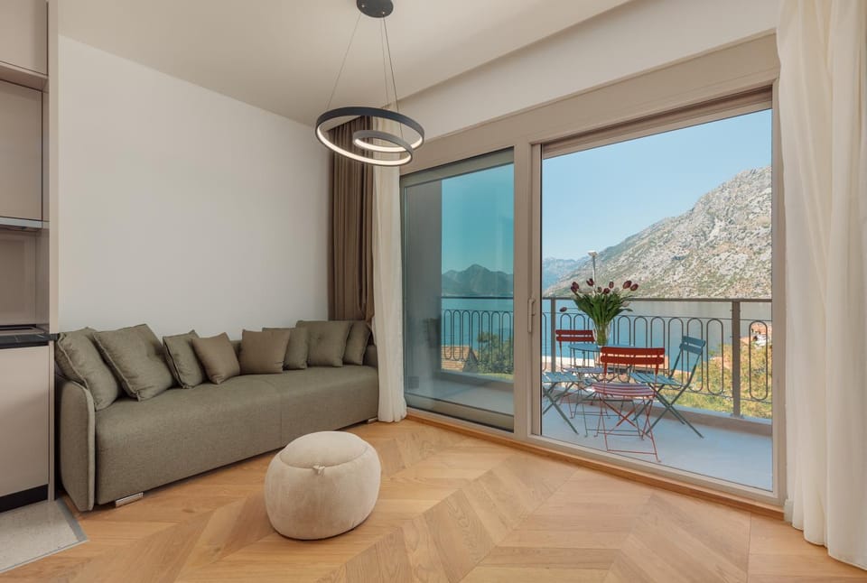 Apartment Ljuta with Sea View Apartment in Dobrota