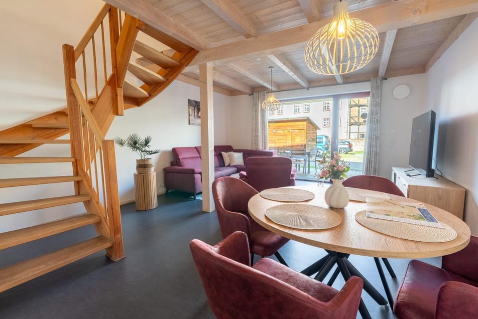 Living room, Dining area