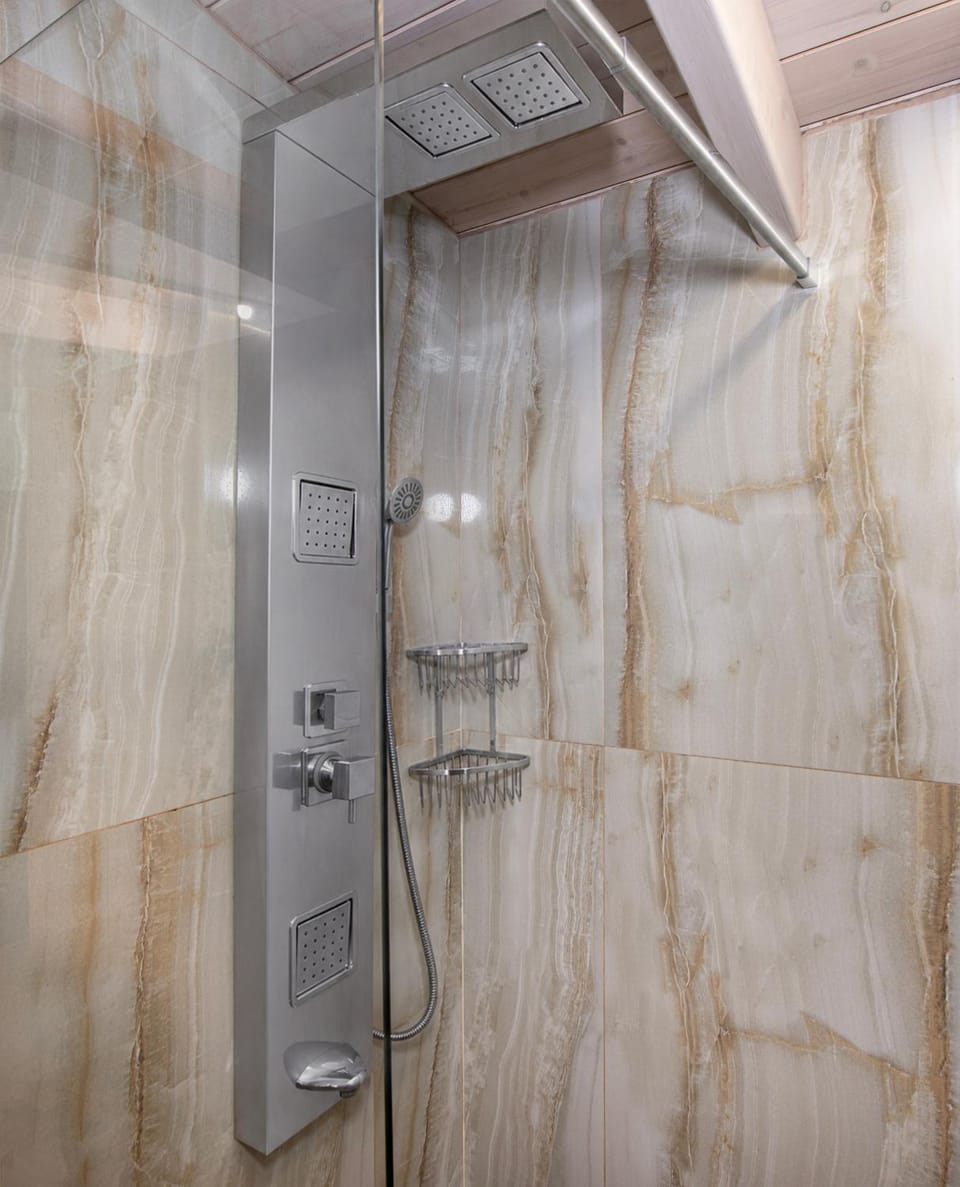 Shower, Hot Tub, Bathroom