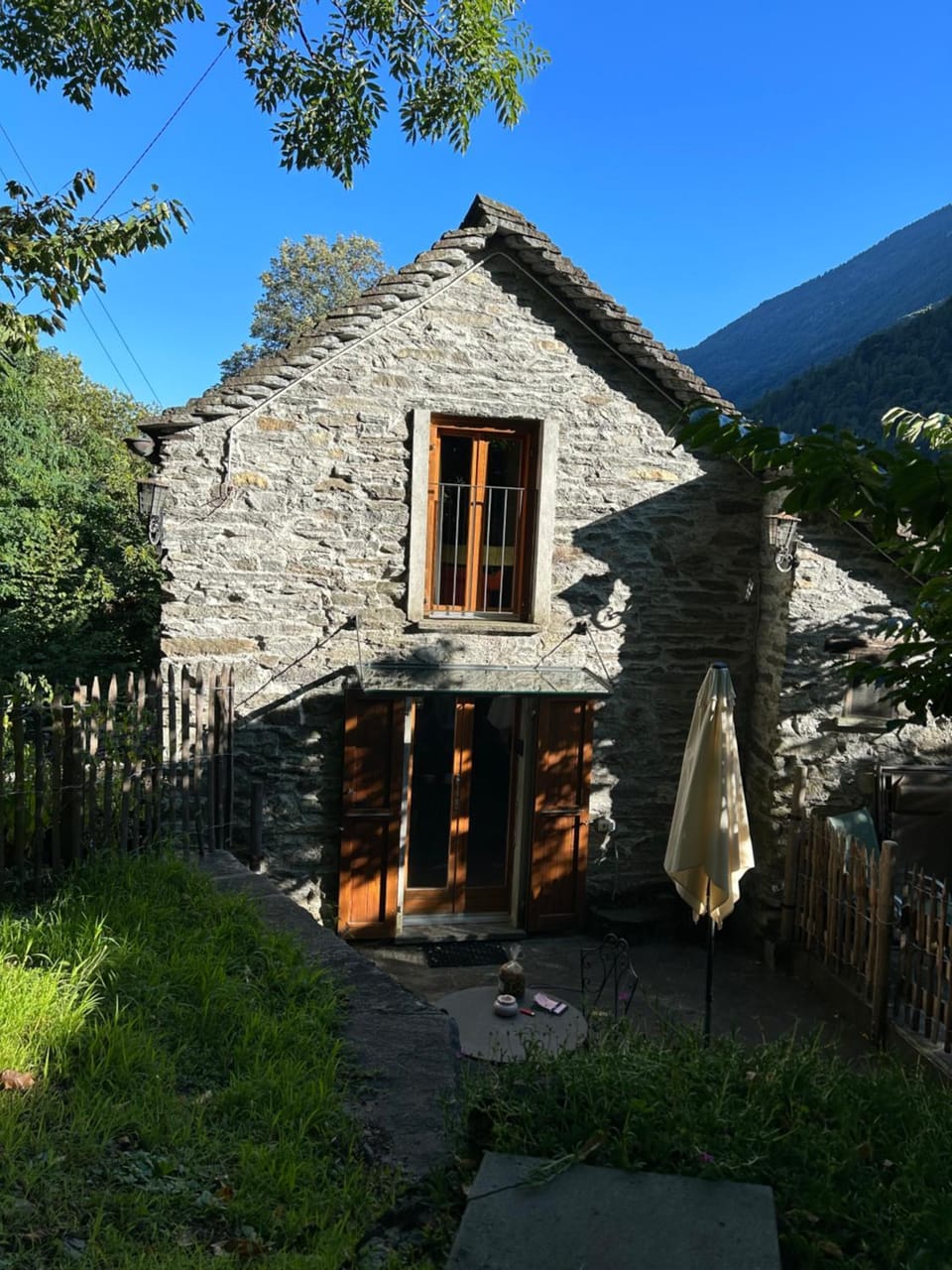 Cà dal Bosc e Cà sgrüscia House in Canton of Ticino