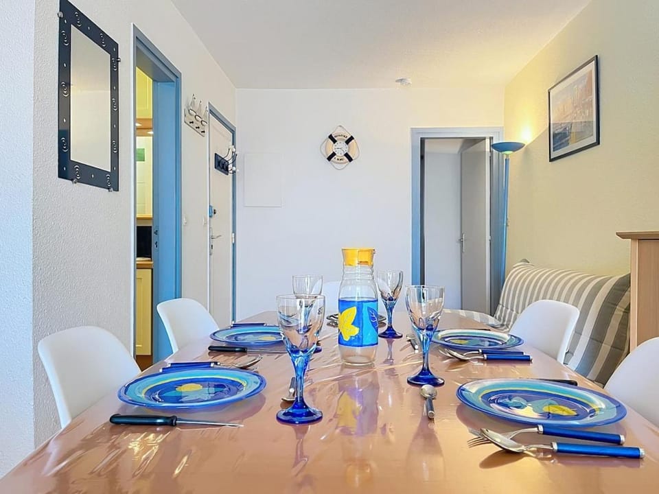 La Madragde 1ch, centre port, clim, traversant Apartment in Agde