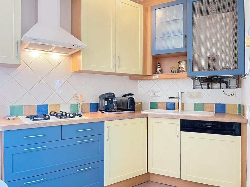 La Madragde 1ch, centre port, clim, traversant Apartment in Agde