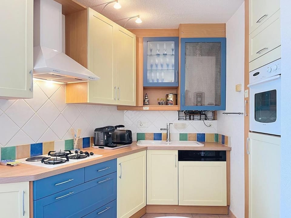 La Madragde 1ch, centre port, clim, traversant Apartment in Agde