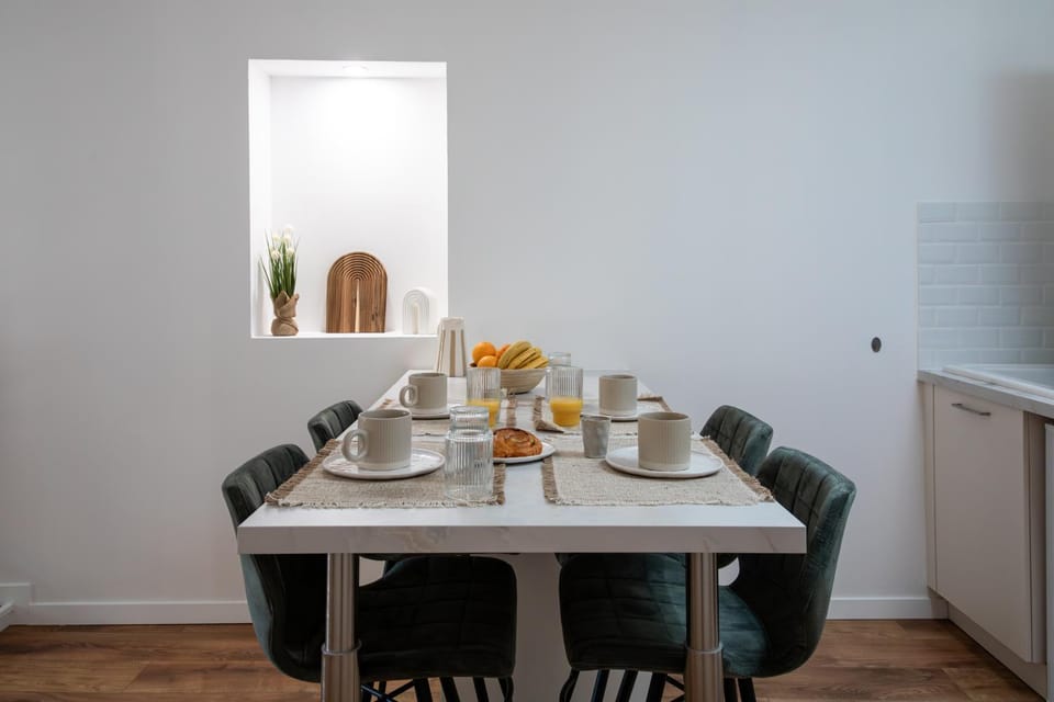 Coffee/tea facilities, Dining area