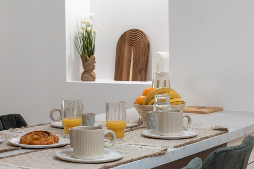 Coffee/tea facilities, Dining area
