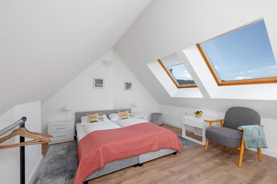 Bed, Living room, Photo of the whole room, Seating area, Bedroom