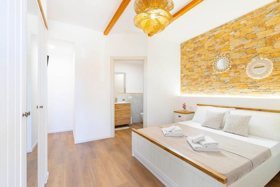 Stone Sail Suite Apartment in Sardinia