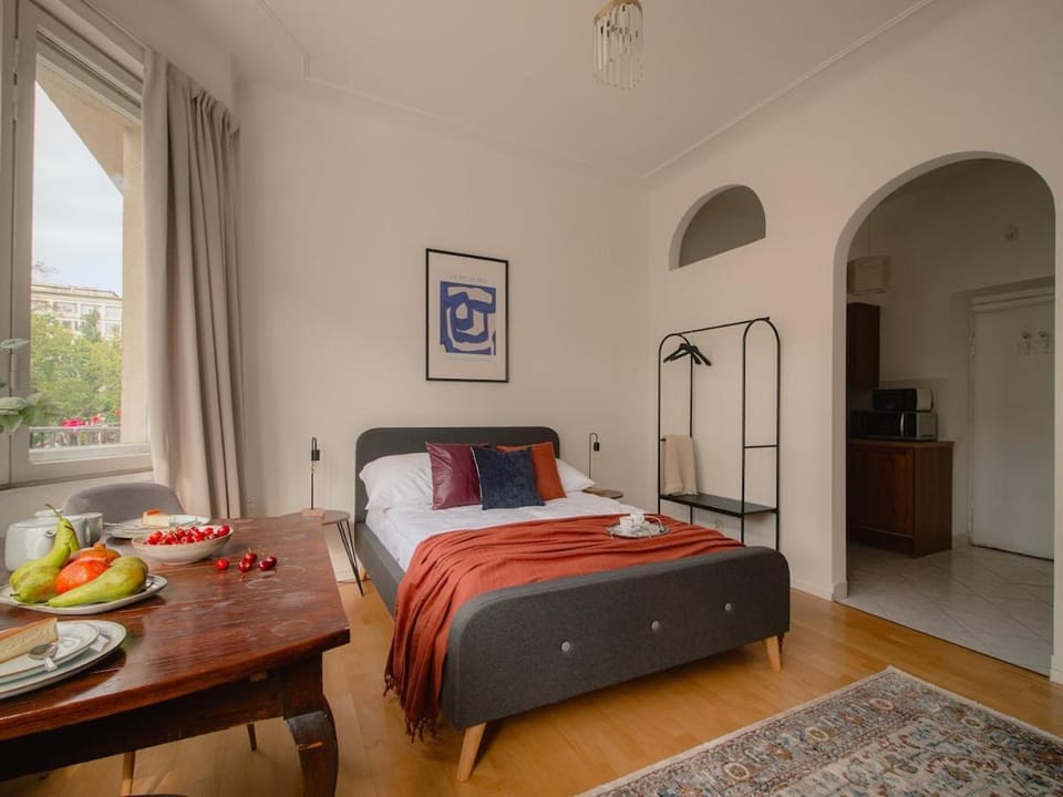 Golden Hour City Center Apartment Apartment in Warsaw