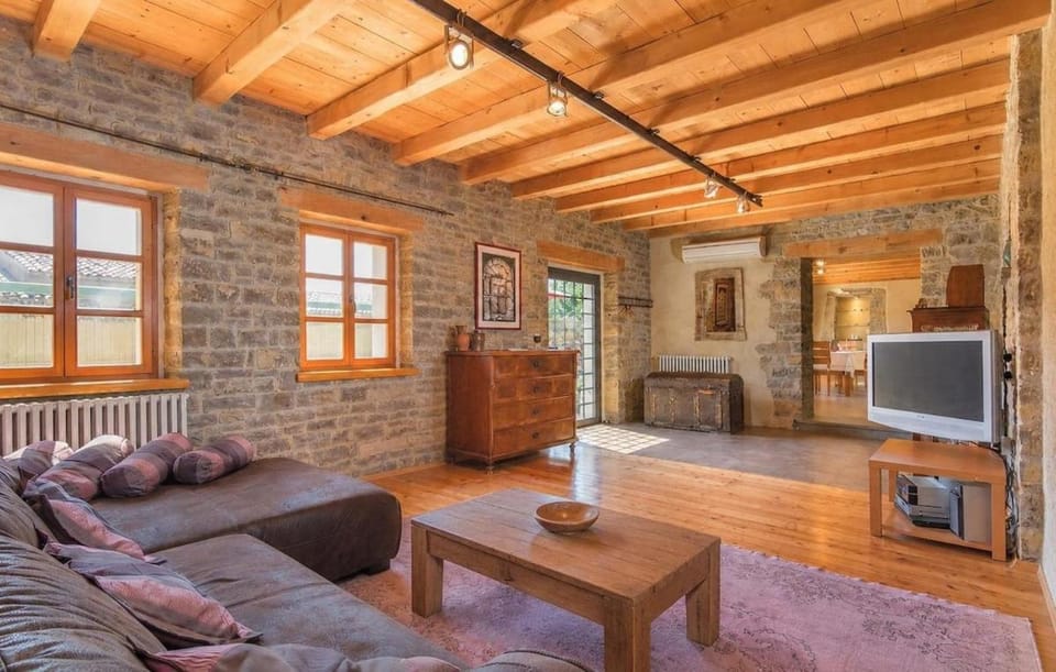 Grožnjan Hills - a stone house for a perfect vacation Villa in Istria County