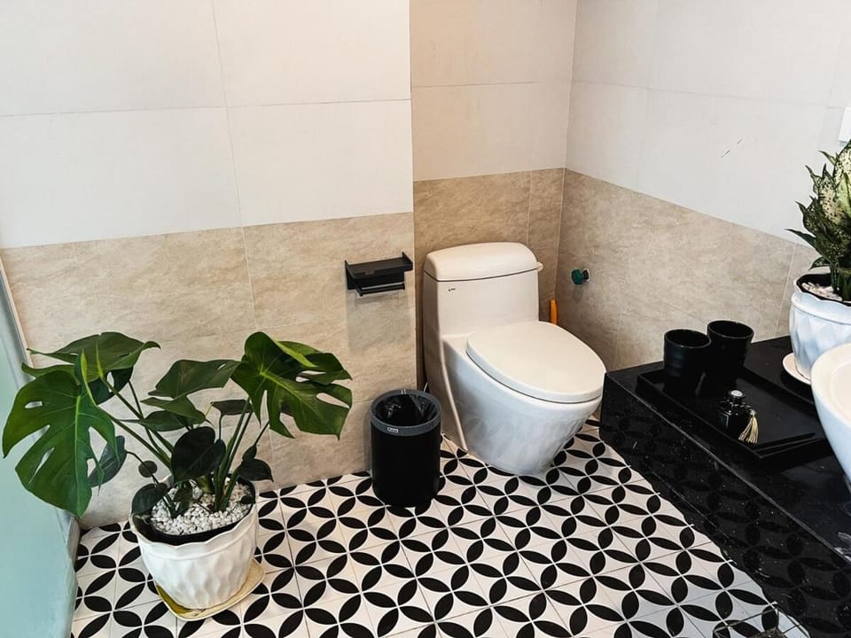 The Mosaic Loft, West Lake and Hoan Kiem Border Apartment in Laos