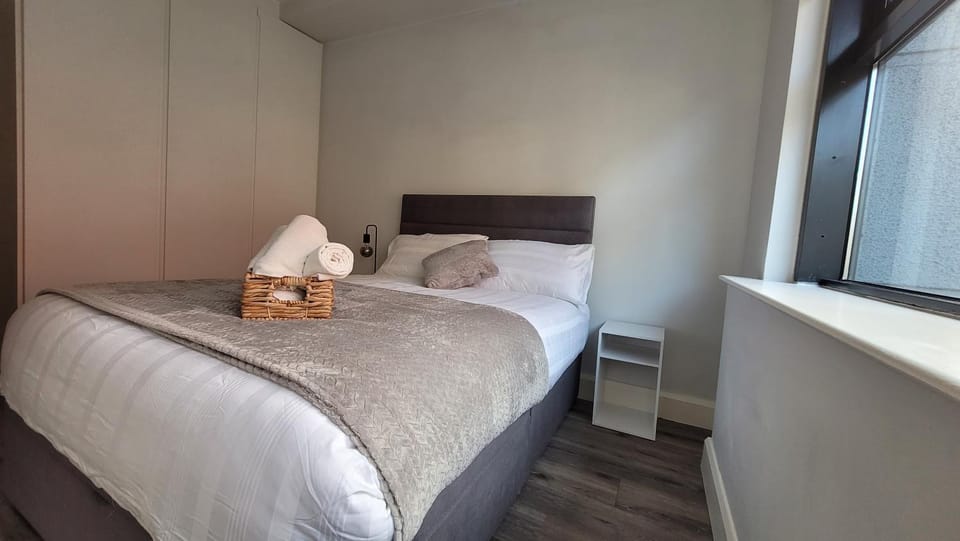 Bed, Bedroom, wardrobe