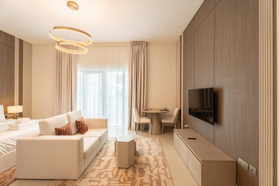 TV and multimedia, Living room, Seating area, Evening entertainment