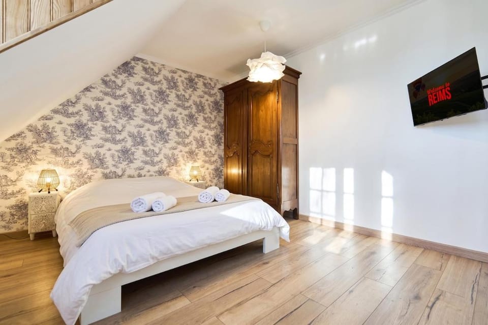 Family, House, Spa, Garden, Parking House in Reims