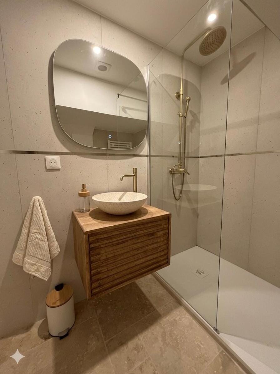 Shower, Bathroom