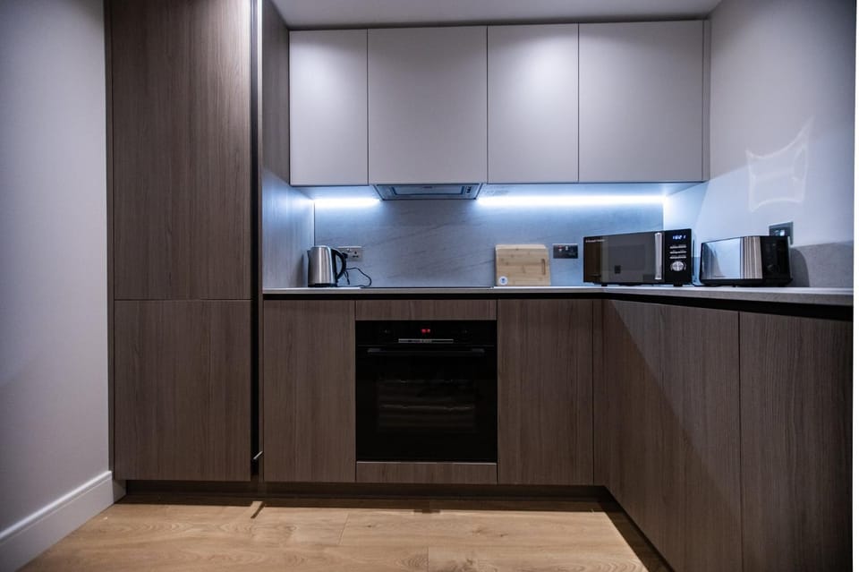 5 White Rock Heights Apartment in Hastings