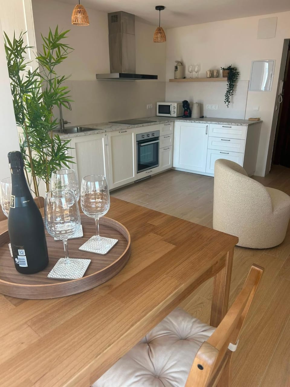 Dining area, kitchen