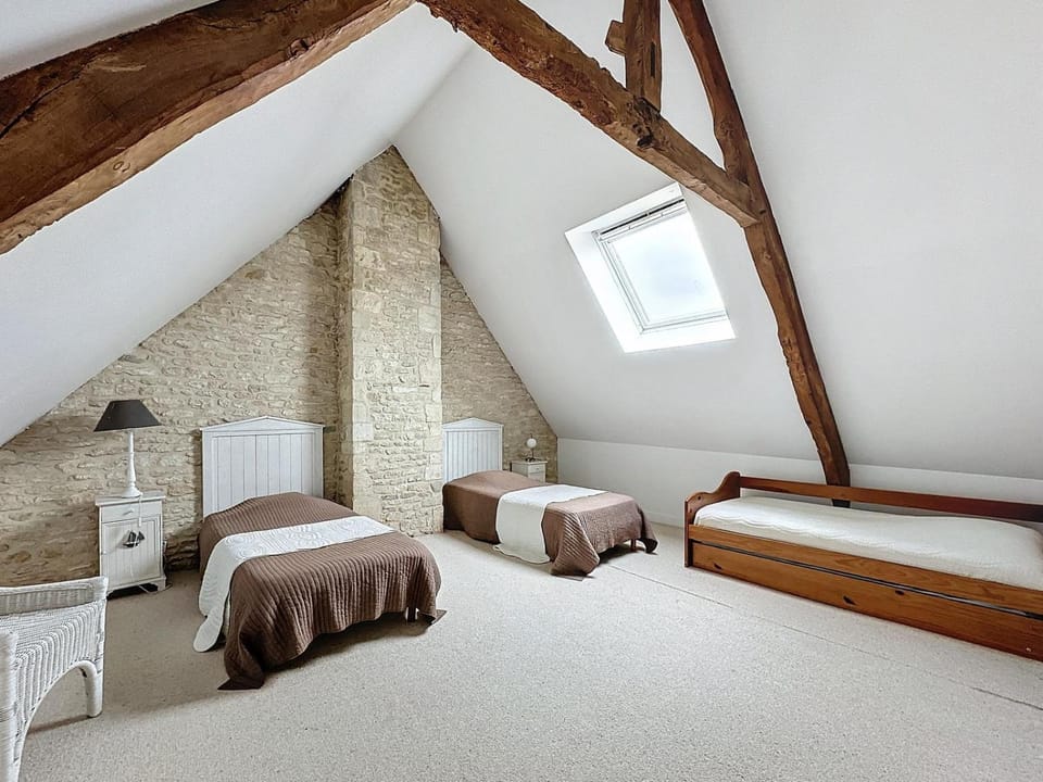 Bed, Photo of the whole room