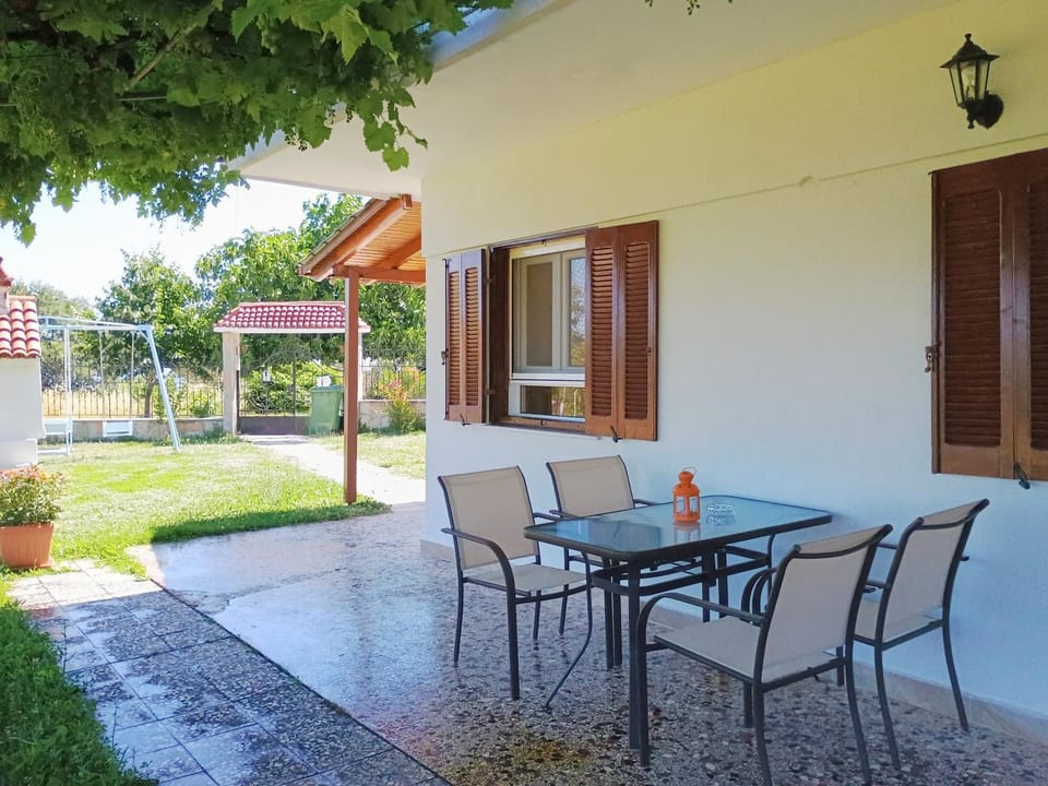 Garden, Dining area, Inner courtyard view