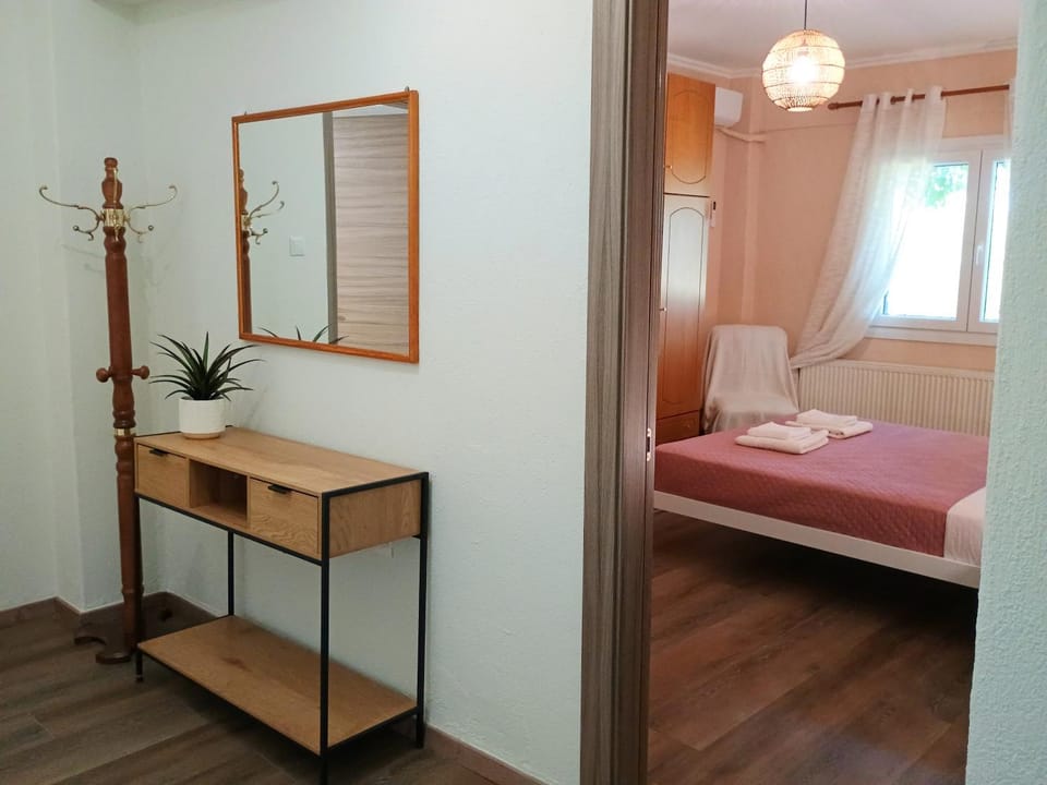 Property building, Bed, Decorative detail, Bedroom