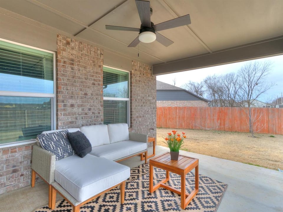 Stunning home in great neighborhood House in Broken Arrow