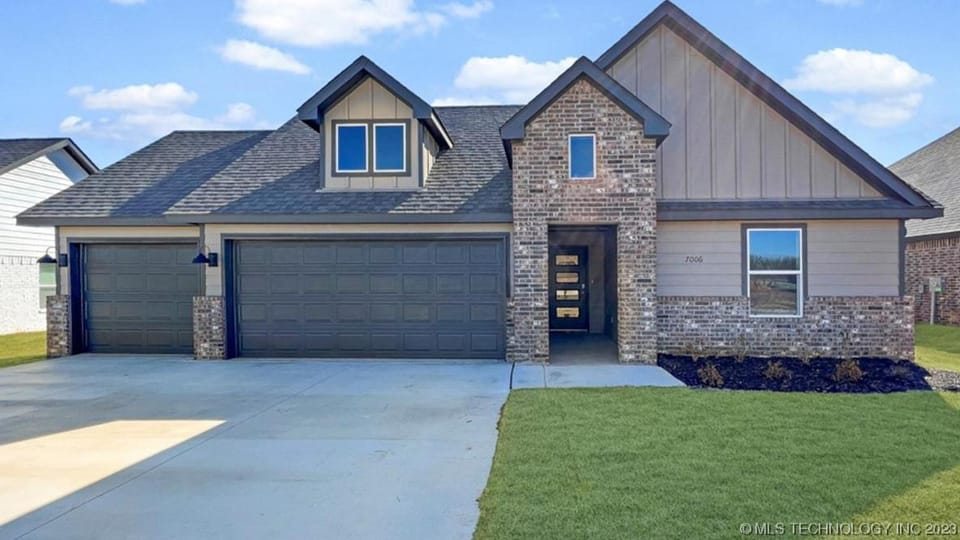 Your New Temporary Paradise in Bixby House in Oklahoma