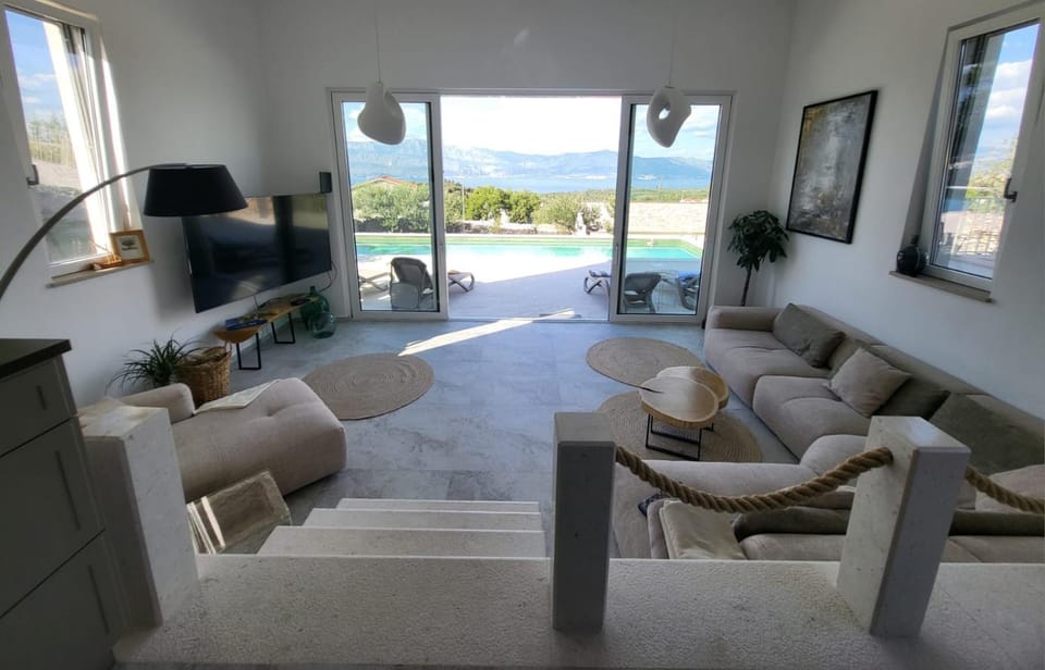 Villa Frajla - Mediterranean House with a sea view and a pool Villa in Split-Dalmatia County