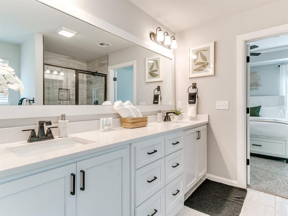 Spacious New Construction in Gated Community! House in Broken Arrow