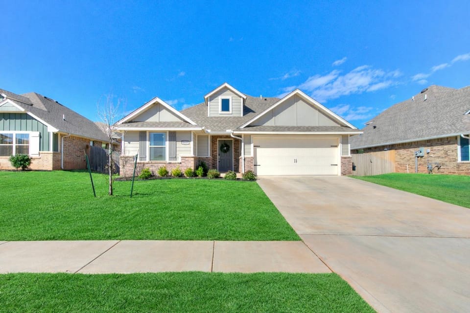 Hazelwood Retreat Comfort, Space & Convenience Country House in Norman