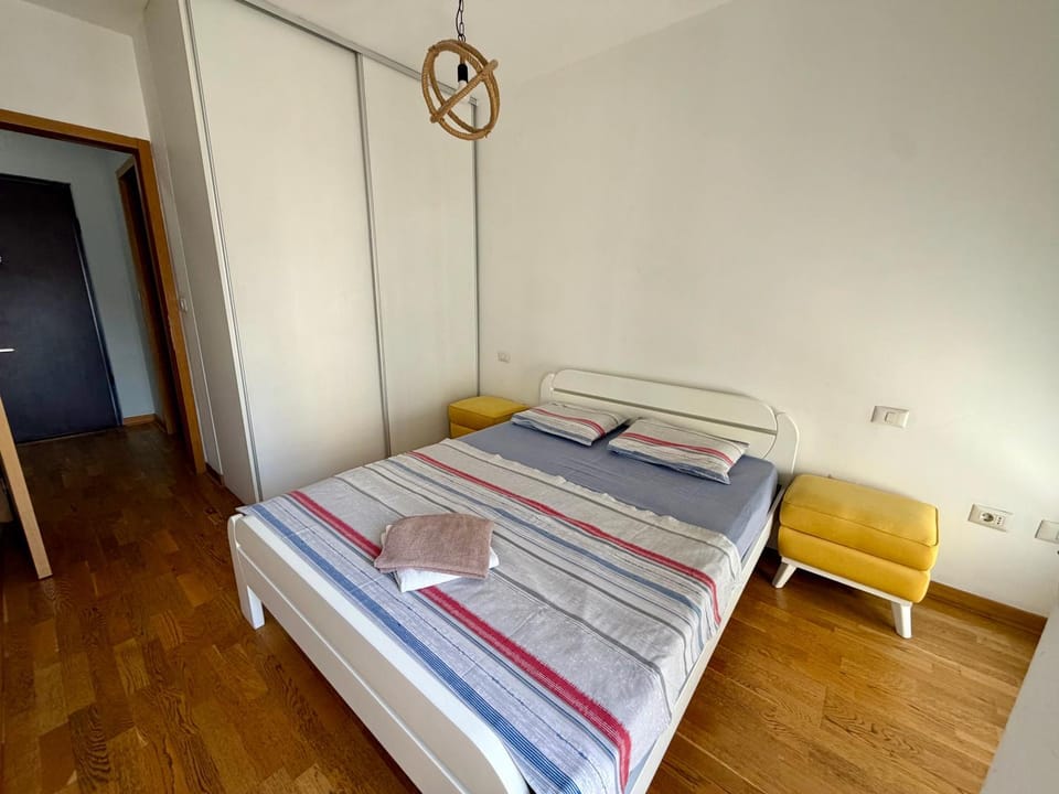 City Kvart Apartments - Steps Away from Shopping Mall Big Fashion Apartment in Podgorica