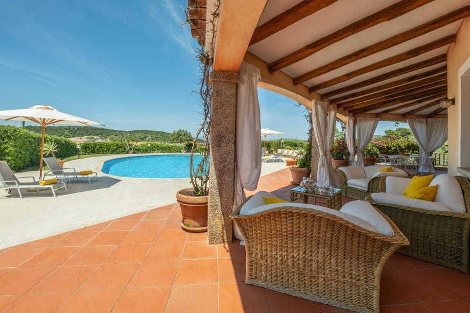 Patio, Day, Natural landscape, Garden, View (from property/room), Balcony/Terrace, Living room, Seating area, Garden view, Pool view, Sea view, Swimming pool, sunbed