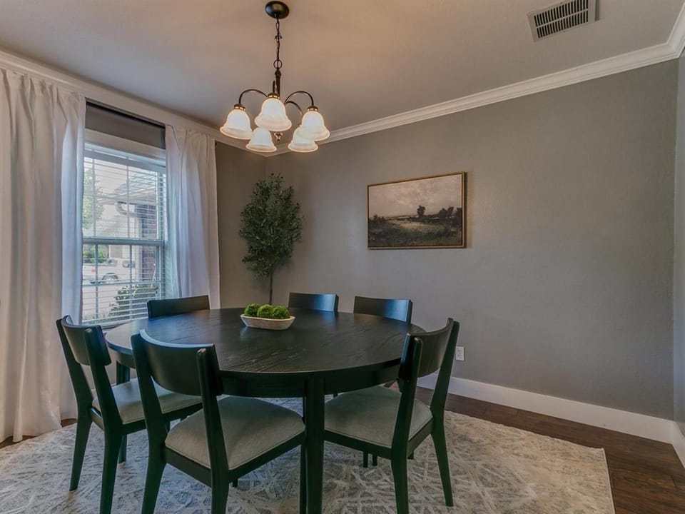 Family-Friendly Gem in Jenks House in Jenks