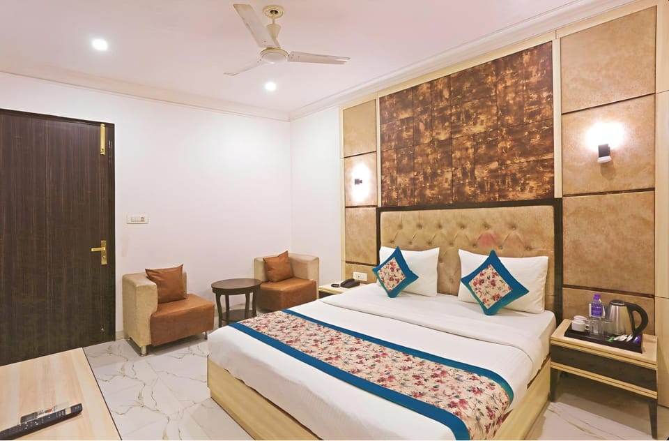 Apple Park - Comfortable Stay Near Delhi Airport, Mahipalpur Hotel in New Delhi