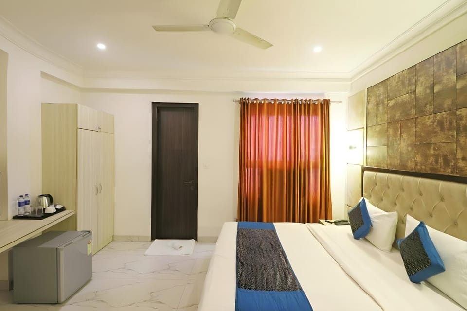 Apple Park - Comfortable Stay Near Delhi Airport, Mahipalpur Hotel in New Delhi