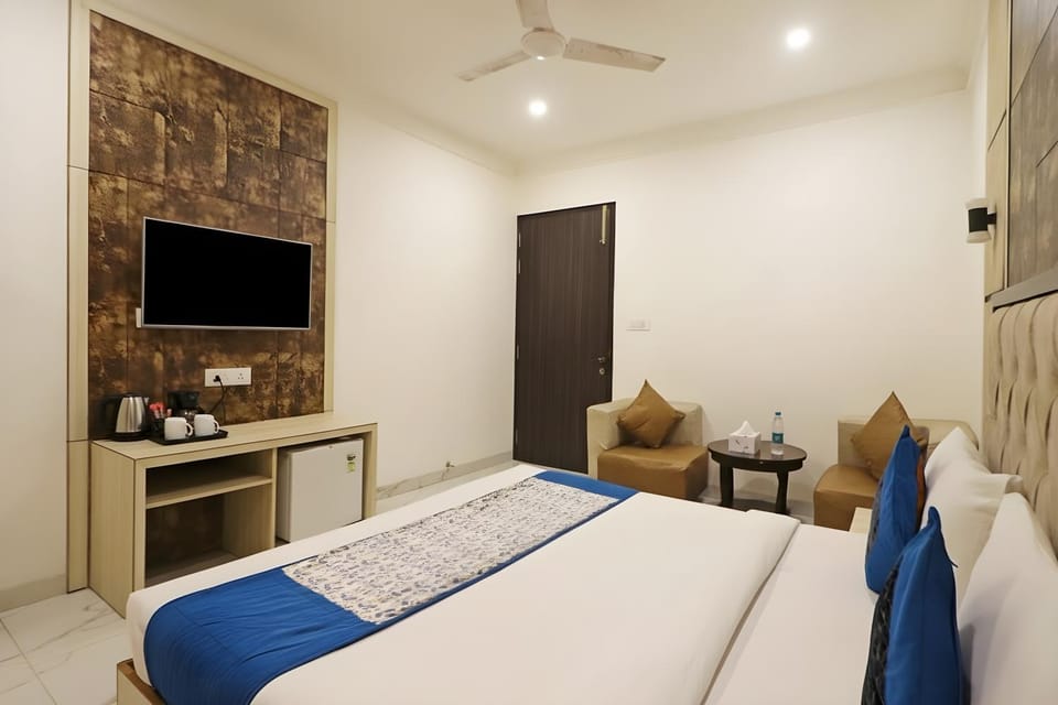 Apple Park - Comfortable Stay Near Delhi Airport, Mahipalpur Hotel in New Delhi