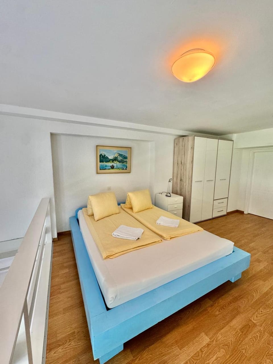 Bedroom, flat iron