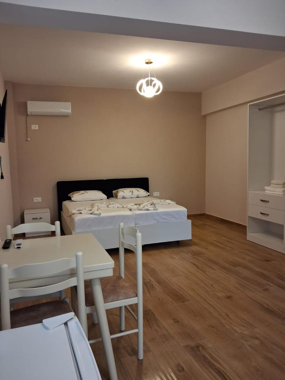 Sunset Bliss Apartments Apartment in Sarandë