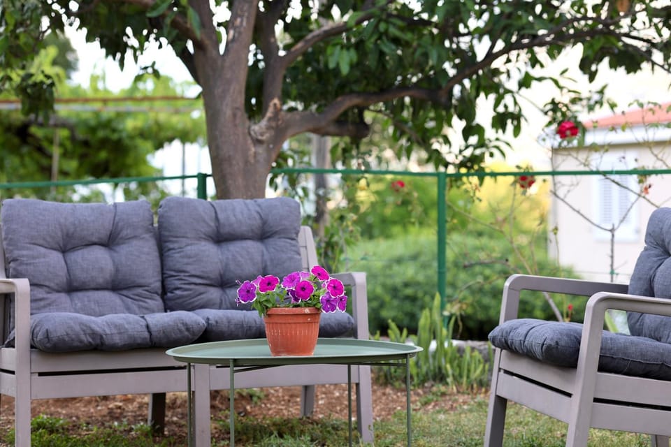 Garden, Seating area