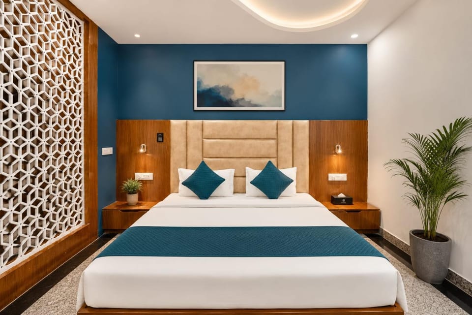 Photo of the whole room, Bedroom